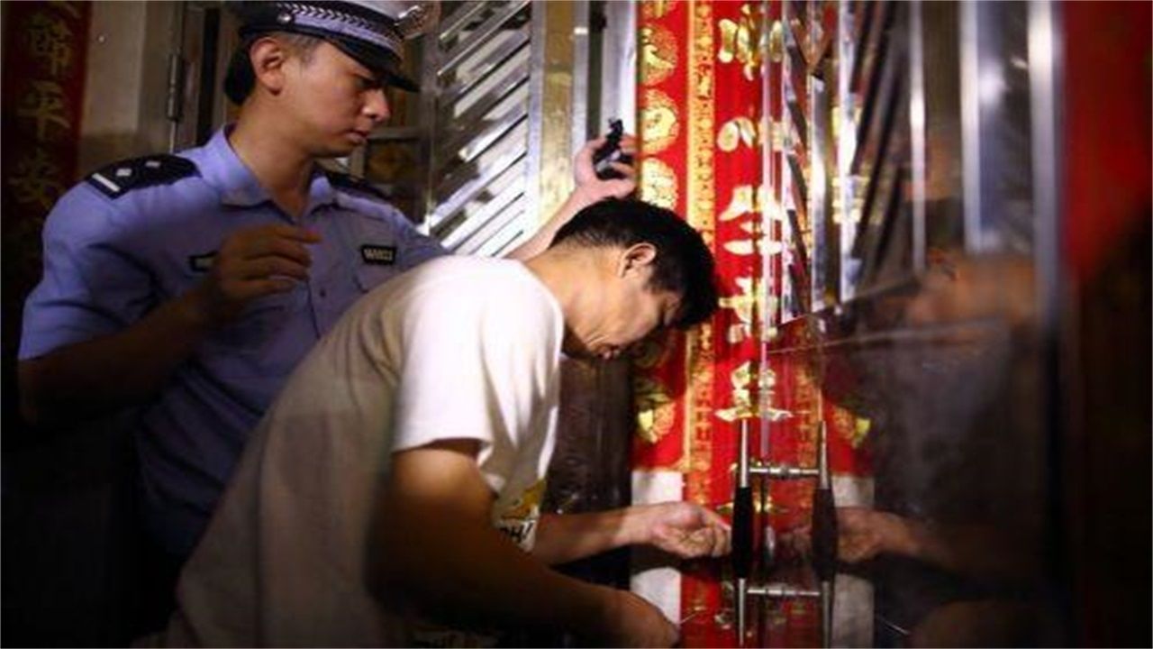 珠海请开锁师傅开了锁后，师傅为什么一般都不进门，就算主人请也不进去？